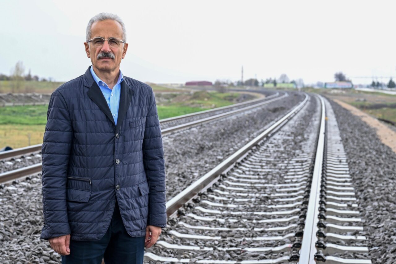 - Ulaştırma ve Altyapı Bakanı Abdulkadir Uraloğlu:
- "SİMURAY-KBÜ Projesi ile