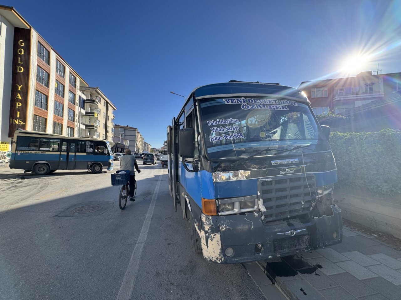 MALATYA (AA) – Malatya'nın Yeşilyurt ilçesinde şehir içi yolcu minibüsünün