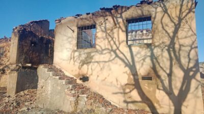 MALATYA (AA) – Malatya'nın Pütürge ilçesinde çıkan yangında iki ev