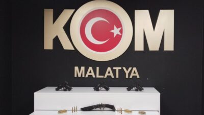 MALATYA (AA) – Malatya'da ruhsatsız silah satışı yapan ve bulunduran