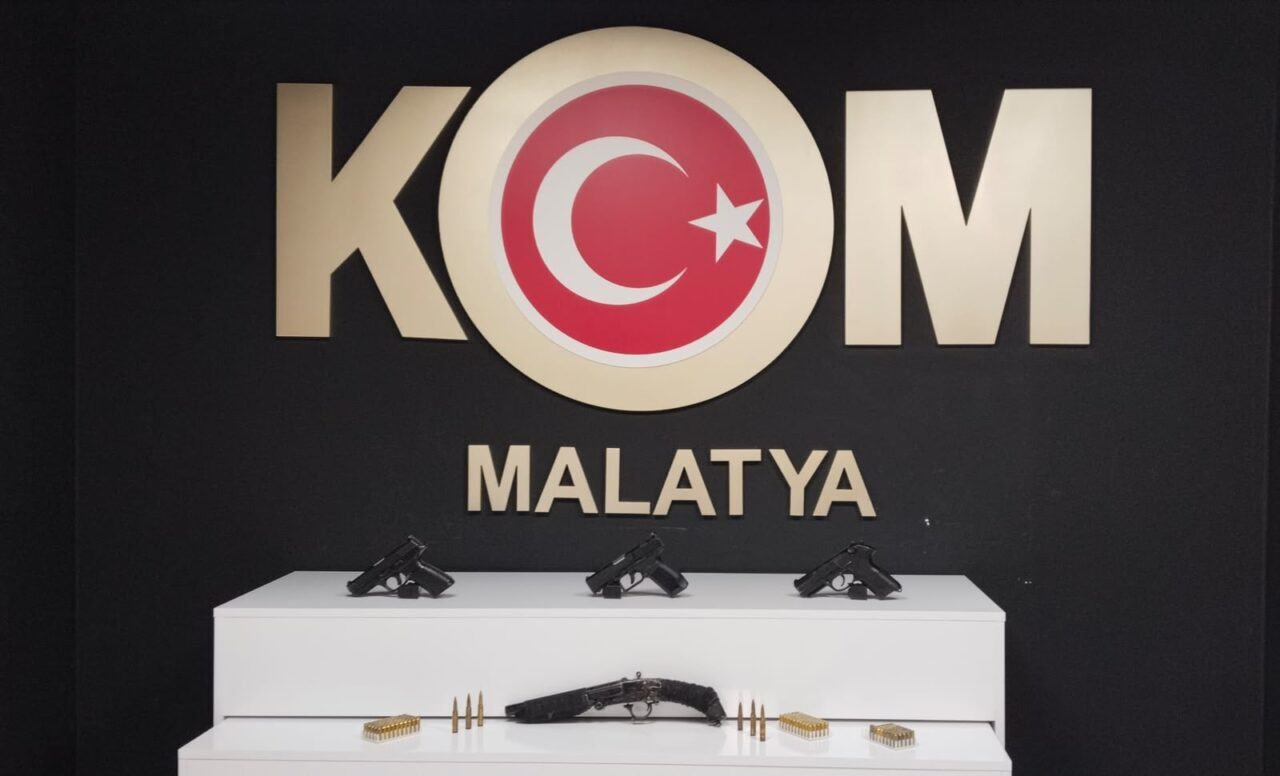 MALATYA (AA) – Malatya'da ruhsatsız silah satışı yapan ve bulunduran