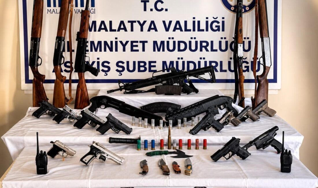 MALATYA (AA) – Malatya'da sosyal medya platformlarında silah teşhiri ve