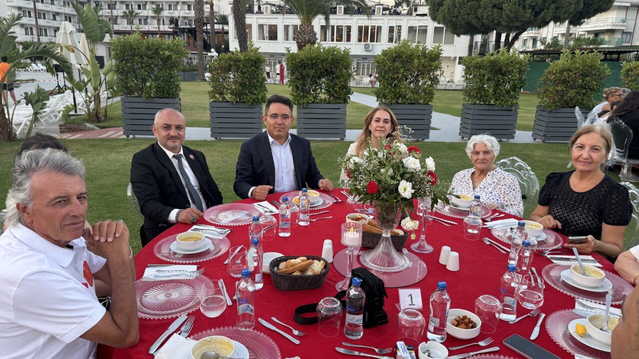 - Marmaris Kaymakamı Nurullah Kaya:
- "O karanlık gece, Marmaris'imiz hain