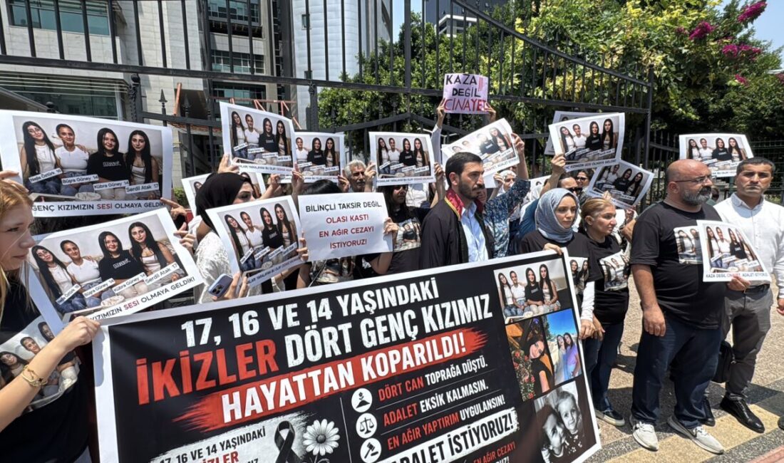 MERSİN (AA) – Mersin'in merkez Akdeniz ilçesinde, cipiyle ikizler ve