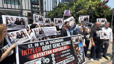 MERSİN (AA) – Mersin'in merkez Akdeniz ilçesinde, cipiyle ikizler ve