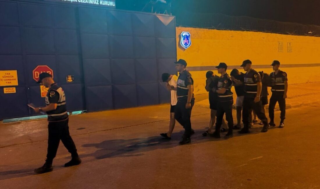 MERSİN (AA) – Mersin'in Erdemli ilçesinde polis ekiplerine mukavemet gösterip