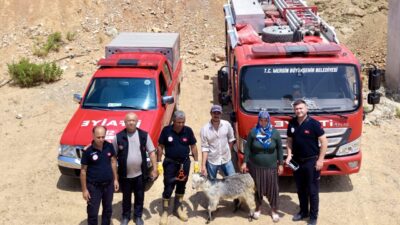 MERSİN (AA) – Mersin'in Bozyazı ilçesinde kayalıklarda mahsur kalan keçi,