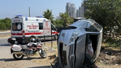 MERSİN (AA) – Mersin'in Erdemli ilçesinde kontrolden çıkarak yol kenarına
