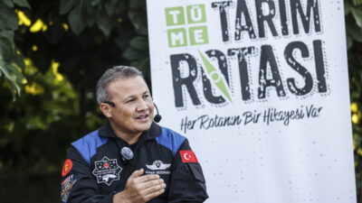 - Mut ilçesinde düzenlenen programda Türkiye'nin ilk astronotu Alper Gezeravcı