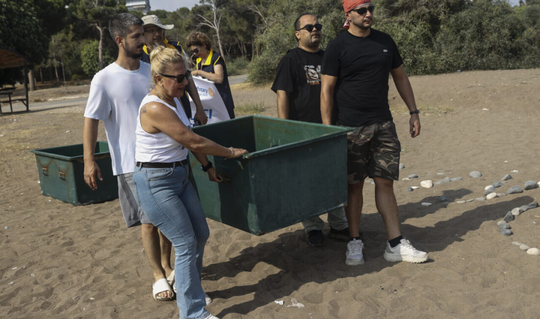 MERSİN (AA) – Mersin'de göç yolları ve kışlama alanlarının öğrenilmesi