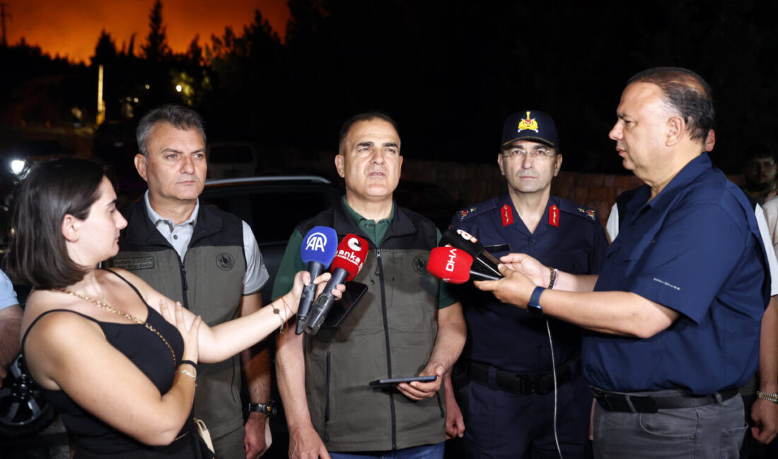 - Muğla Valisi İdris Akbıyık:
"Herhangi bir olumsuzluk yaşanmaması adına bölgedeki