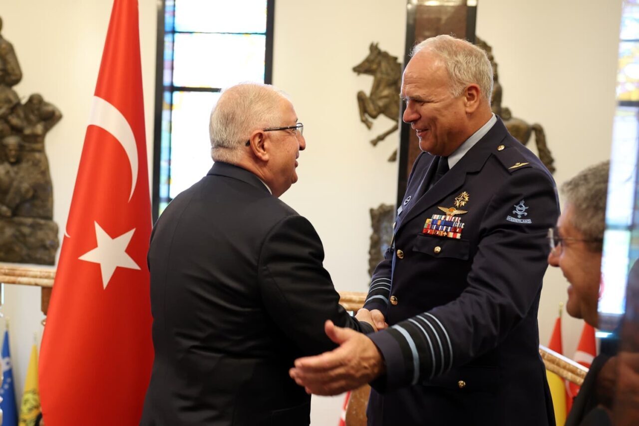 ANKARA (AA) – Milli Savunma Bakanı Yaşar Güler, Hollanda Genelkurmay