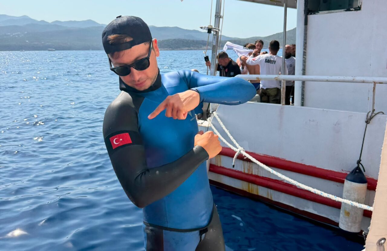 ANTALYA (AA) – Antalya'nın Kaş ilçesinde düzenlenen Serbest Dalış Deniz
