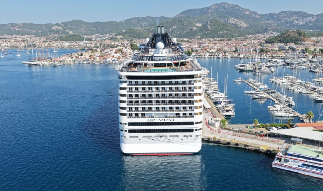 MUĞLA (AA) – Muğla'nın Marmaris ilçesine, Panama bayraklı "MSC Divina"