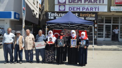 MUŞ (AA) – Muş'ta çocukları terör örgütü PKK tarafından kaçırılan