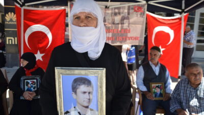 MUŞ (AA) – Muş'ta çocukları terör örgütü PKK tarafından kaçırılan