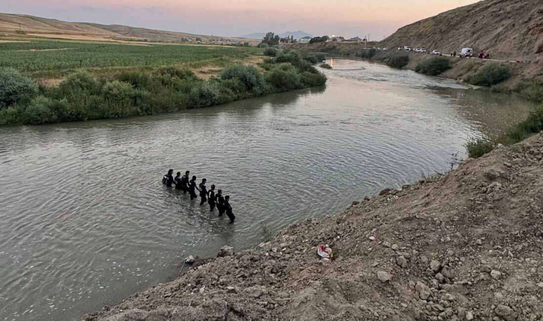 MUŞ (AA) – Muş'un Bulanık ilçesinde dün akarsuya düşerek kaybolan