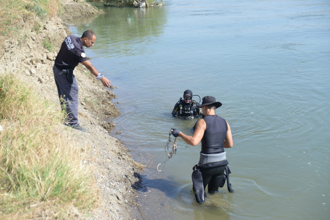 MUŞ (AA) – Muş'ta dün Murat Nehri'ne düşerek akıntıya kapılan