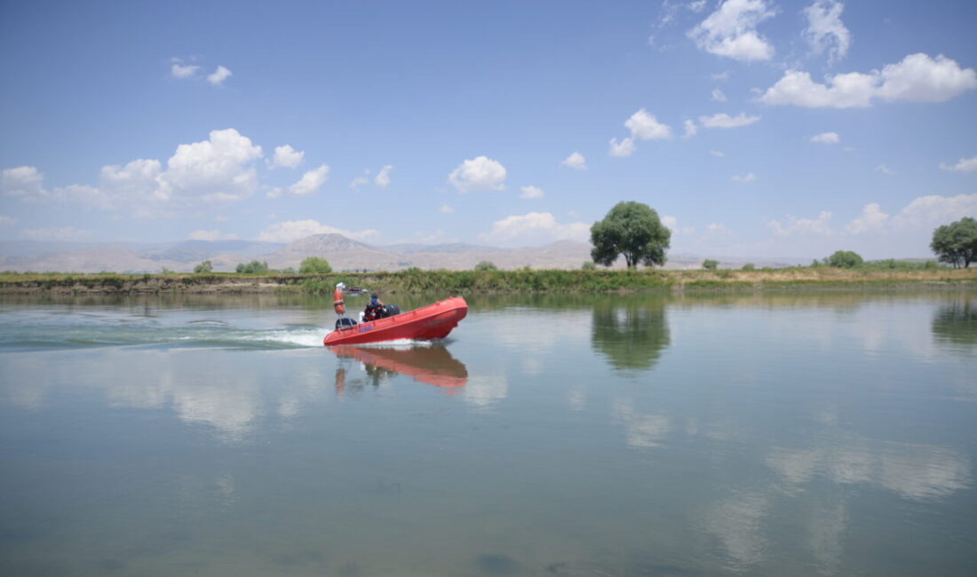 MUŞ (AA) – Muş'ta Murat Nehri'ne düşerek akıntıya kapılan 10