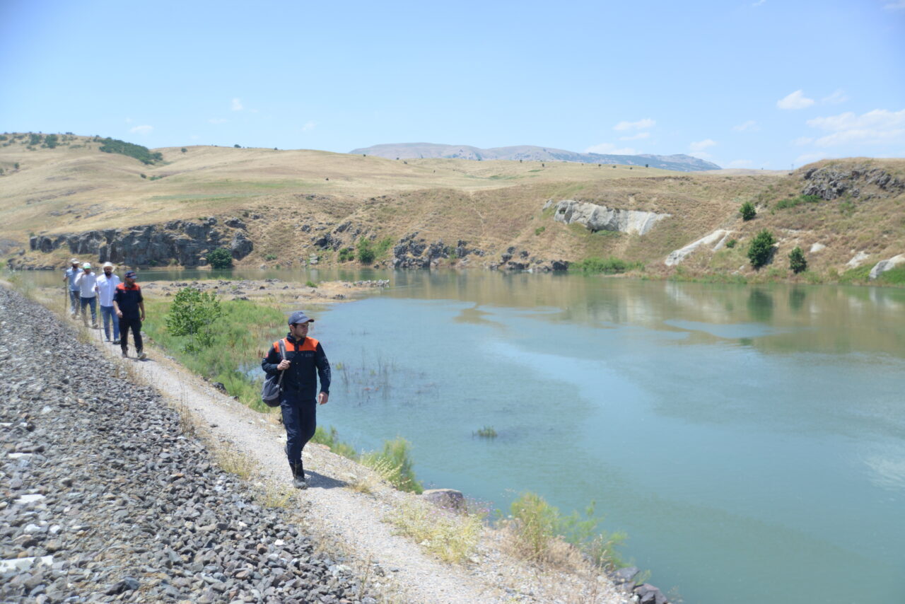 MUŞ (AA) – Muş'ta Murat Nehri'ne düşerek akıntıya kapılan 10