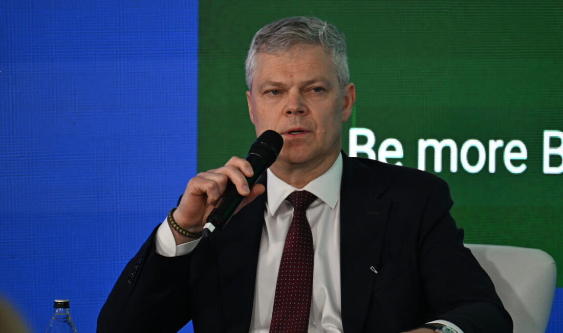 - Letonya Dışişleri Bakanı Baiba Braze:
- "Kendi içimizde hem iç