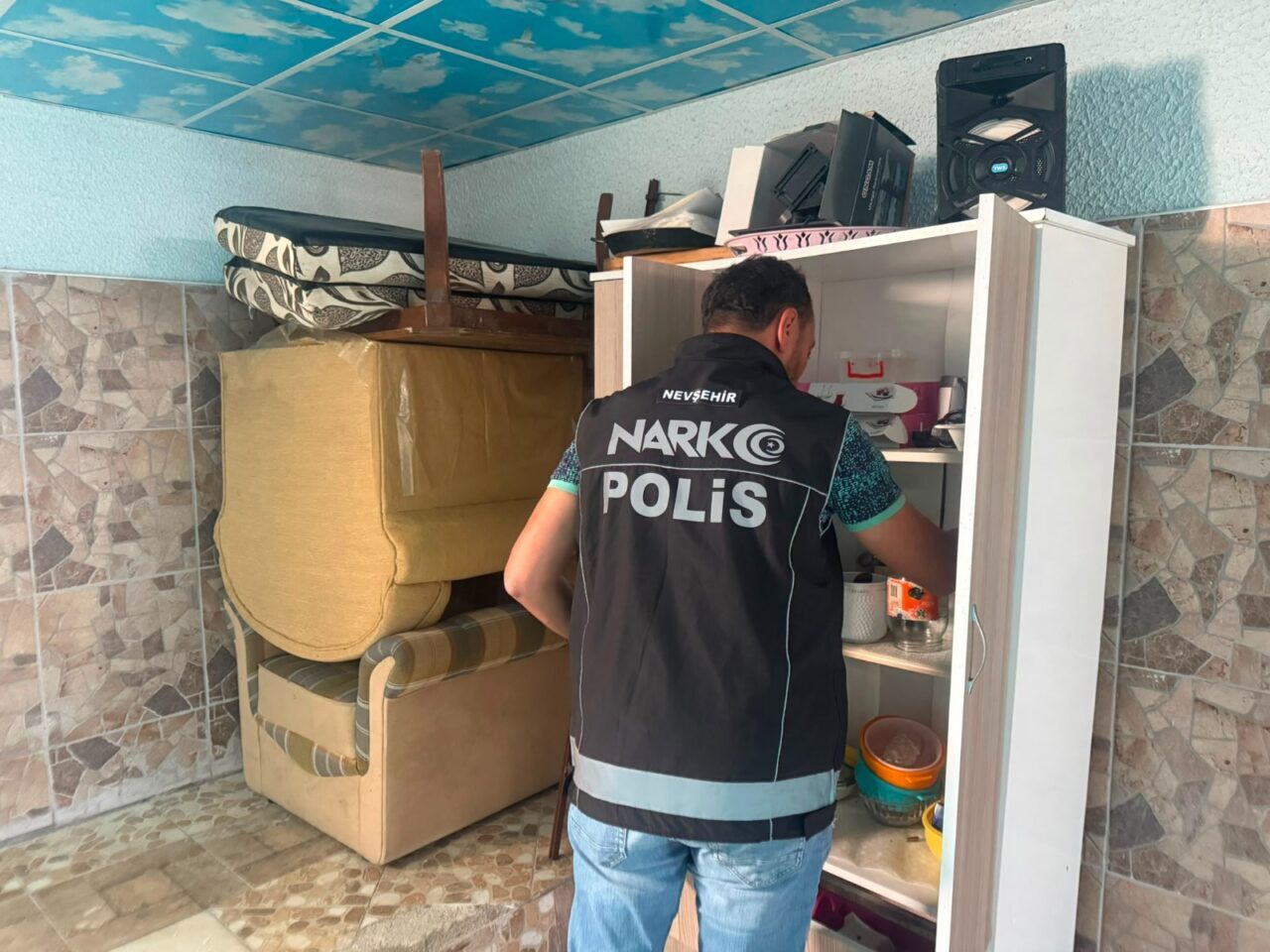 NEVŞEHİR (AA) – Nevşehir'de düzenlenen uyuşturucu operasyonunda 11 zanlı gözaltına