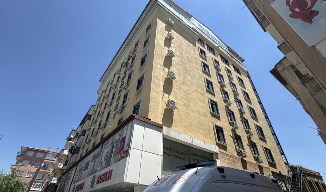 NİĞDE (AA) – Niğde'de bir kişi kaldığı otel odasında ölü