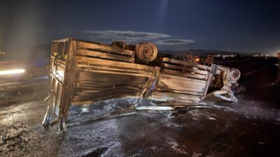 NİĞDE (AA) – Niğde'de kamyonetle traktörün çarpışması sonucu yaralanan 3