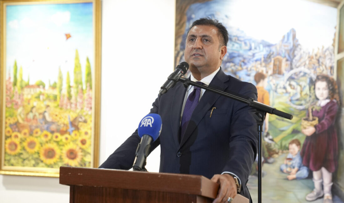- İstanbul Valisi Davut Gül:
- "Biz, çocuklarımıza Sayın Cumhurbaşkanımızın tüm