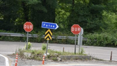 ORDU (AA) – Ordu'nun Fatsa ilçesinde sürücülerin dikkatini dağıtan kavşakta,
