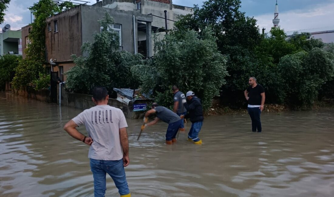 OSMANİYE (AA) – Osmaniye'nin Kadirli ilçesinde etkili olan sağanak nedeniyle