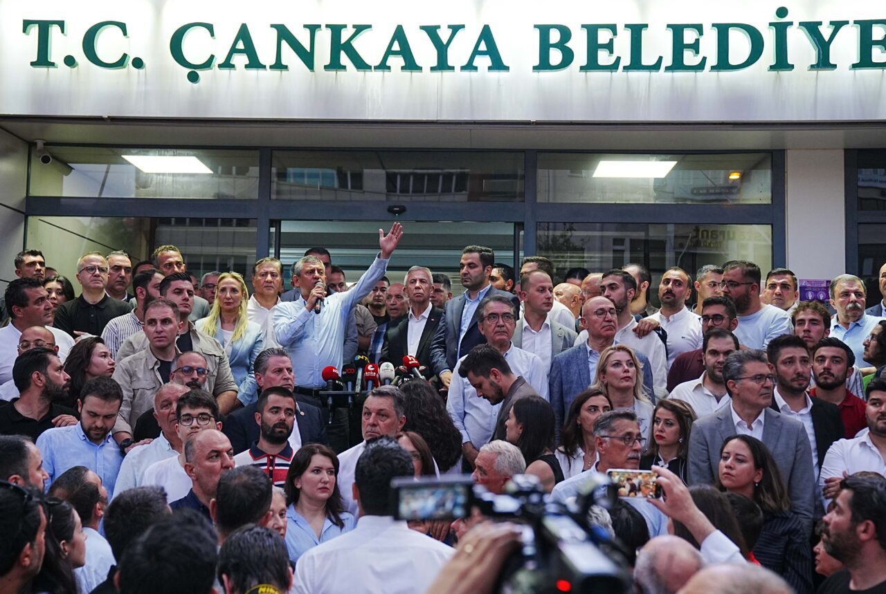 ANKARA (AA) – CHP Grup Başkanı Özgür Özel, Çankaya Belediyesine