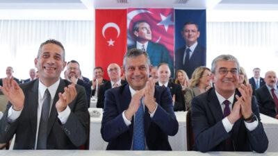 ANKARA (AA) – Özgür Özel, Yeni Parti Genel Başkanlığına seçildi.