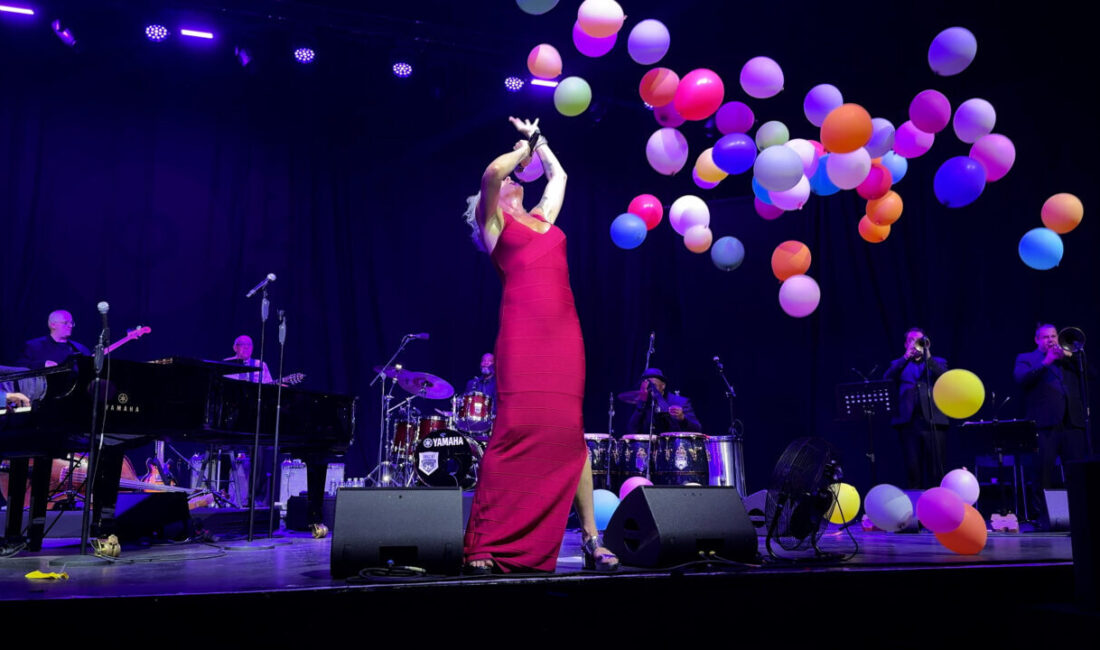 İSTANBUL (AA) – ABD'li müzik grubu Pink Martini, Harbiye Cemil