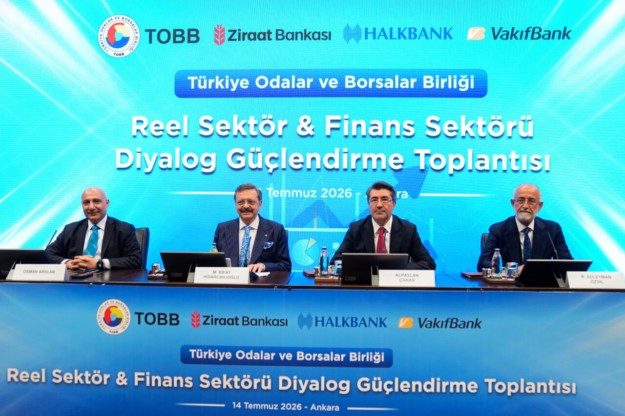 - TOBB Başkanı Rifat Hisarcıklıoğlu:
- "Cumhurbaşkanımızın müjdesini verdiği 1 trilyon