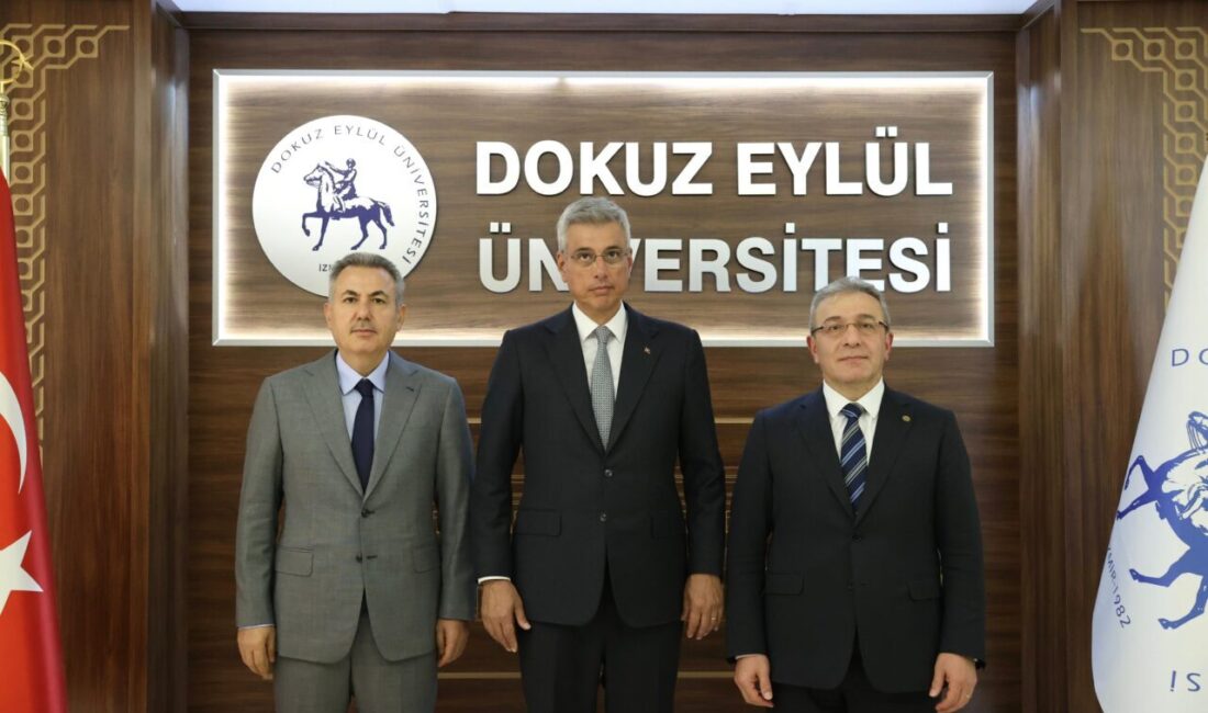 - "Türkiye, sağlıkta üretimden çok hizmet odaklı çalıştı. Sizler ve
