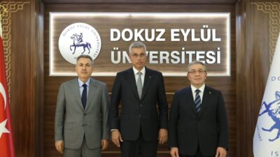 - "Türkiye, sağlıkta üretimden çok hizmet odaklı çalıştı. Sizler ve
