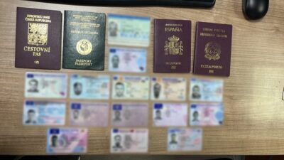 İSTANBUL (AA) – Sahte pasaport, kimlik kartı ve sürücü belgelerini