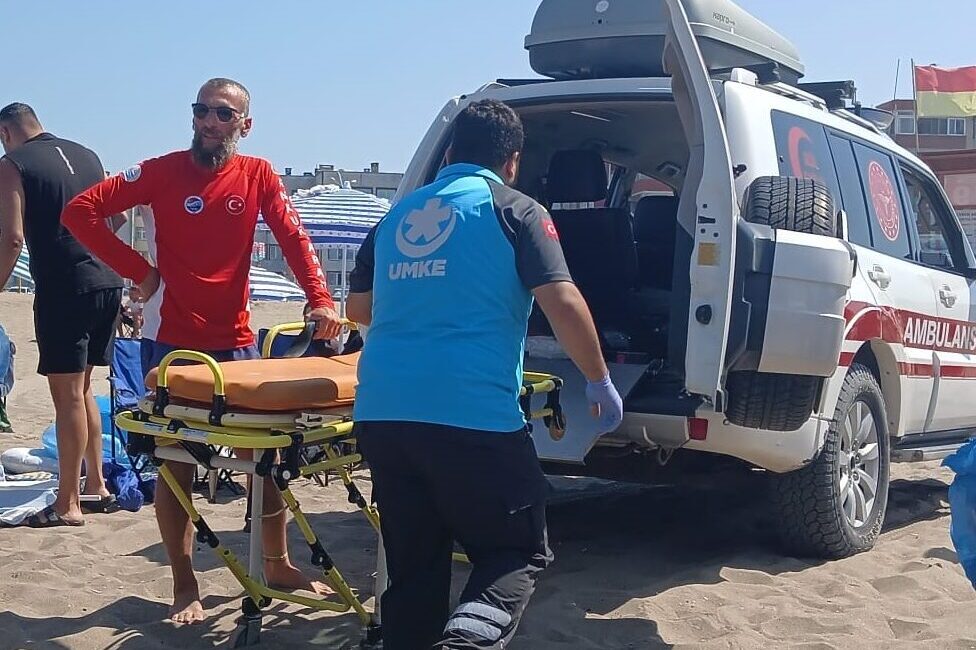 SAKARYA (AA) – Sakarya'nın Karasu ilçesinde denizde hareketsiz bulunan kişi,