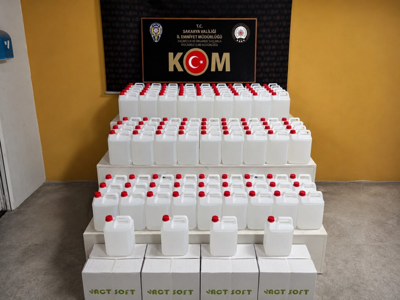 SAKARYA (AA) – Anadolu Otoyolu'nun Sakarya kesiminde durdurulan kamyonda 1