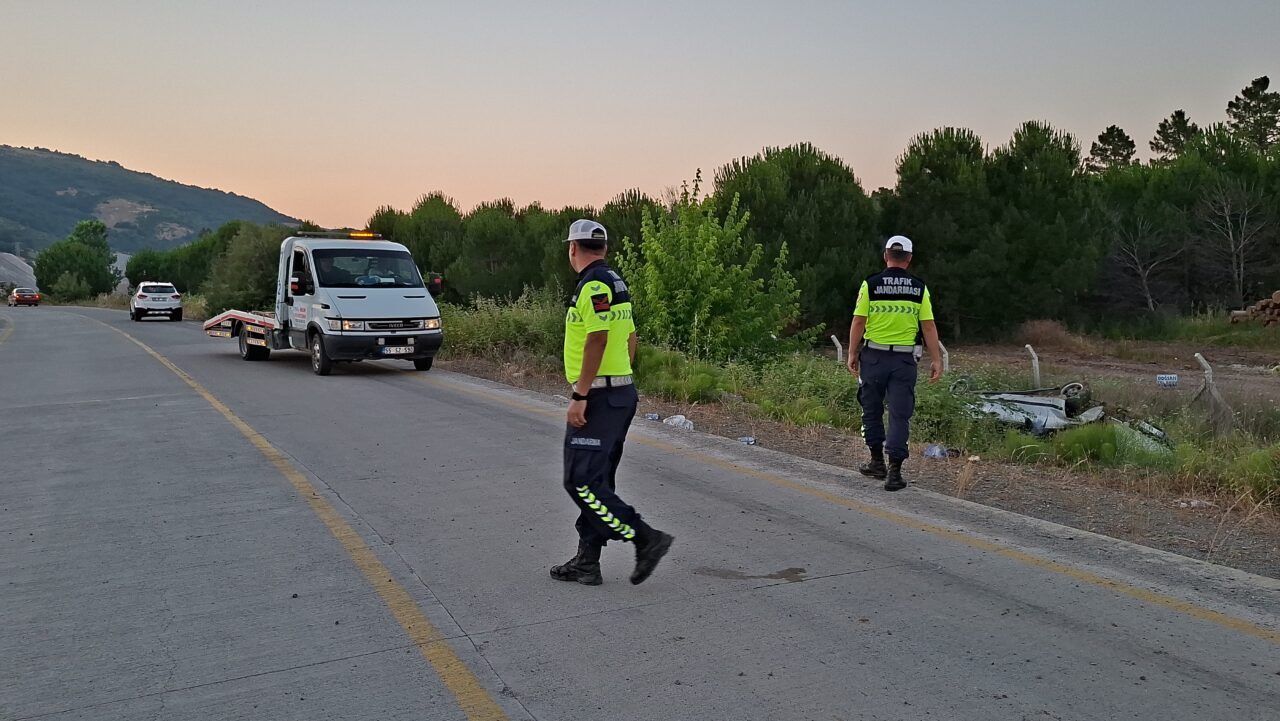 SAMSUN (AA) – Samsun'un Bafra ilçesinde otomobilin şarampole devrilmesi sonucu