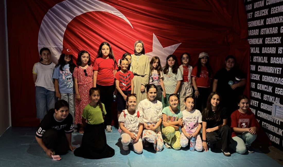 SAMSUN (AA) – Samsun'da şehit yakınları ile öğrenciler, "15 Temmuz