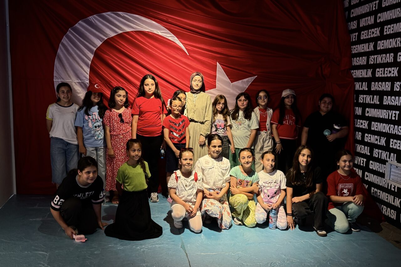 SAMSUN (AA) – Samsun'da şehit yakınları ile öğrenciler, "15 Temmuz