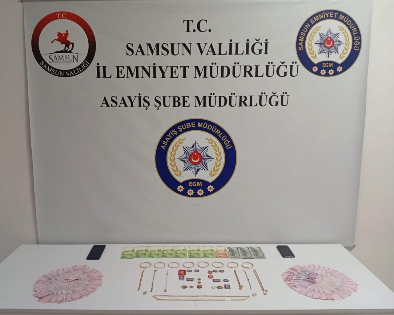 SAMSUN (AA) – Samsun'da düzenlenen telefonla dolandırıcılık operasyonunda 1 şüpheli