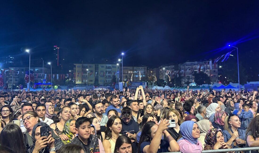 NİĞDE (AA) – Niğde'de düzenlenen "3. Dağ, Doğa, Dondurma Festivali"