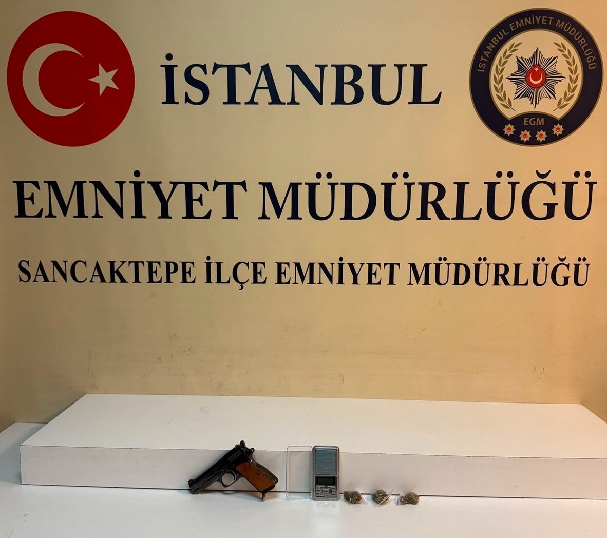 İSTANBUL (AA) – Sancaktepe'de uyuşturucu ticaretinin önlenmesine yönelik çalışmalarda 2