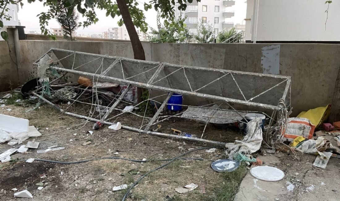 ŞANLIURFA (AA) – Şanlıurfa'nın Siverek ilçesinde bir binanın dış cephe
