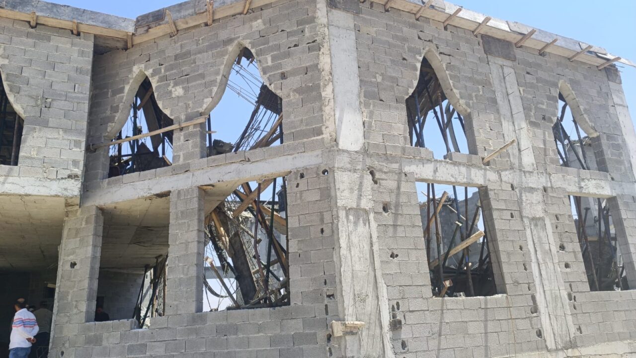 ŞANLIURFA (AA) – Şanlıurfa'nın Eyyübiye ilçesinde, cami inşaatının bir bölümünde