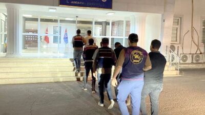 ŞANLIURFA (AA) – Gaziantep'te kendilerini polis olarak tanıtarak dolandırıcılık yaptıkları