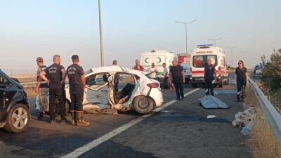 ŞANLIURFA (AA) – Şanlıurfa'nın Birecik ilçesinde otomobil ile minibüsün çarpışması